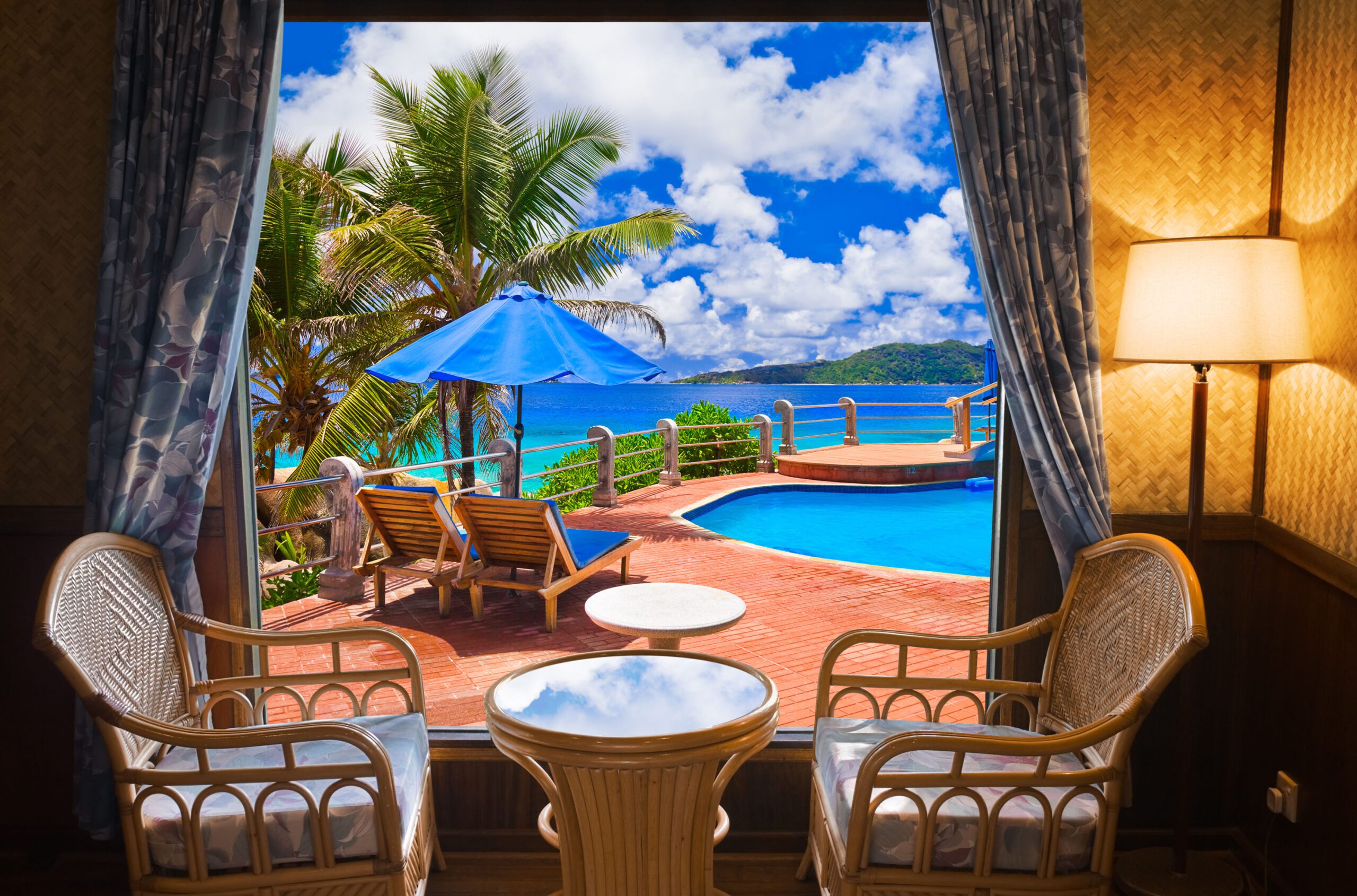 commercial outdoor resort furniture company