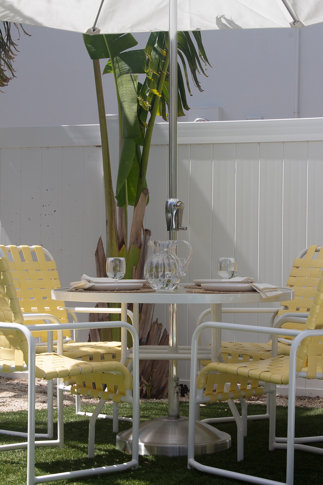 vinyl strap chaise lounge